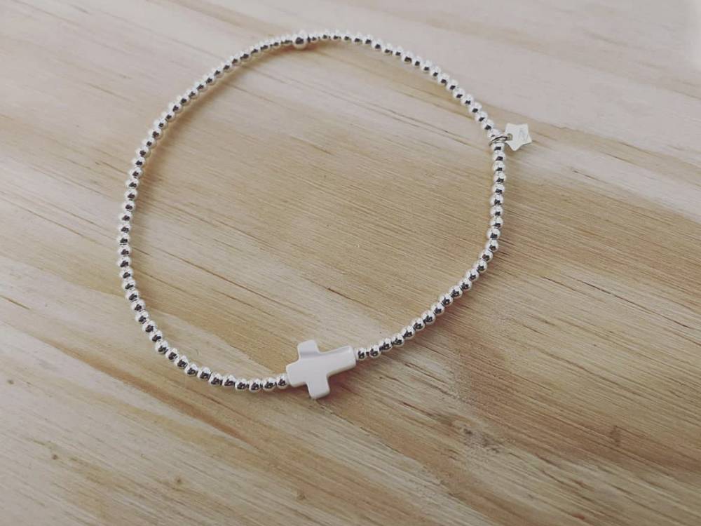 croix nacre 27€