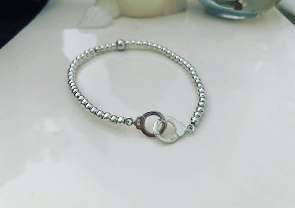 Bracelet p 3mm & petites menottes - 38€