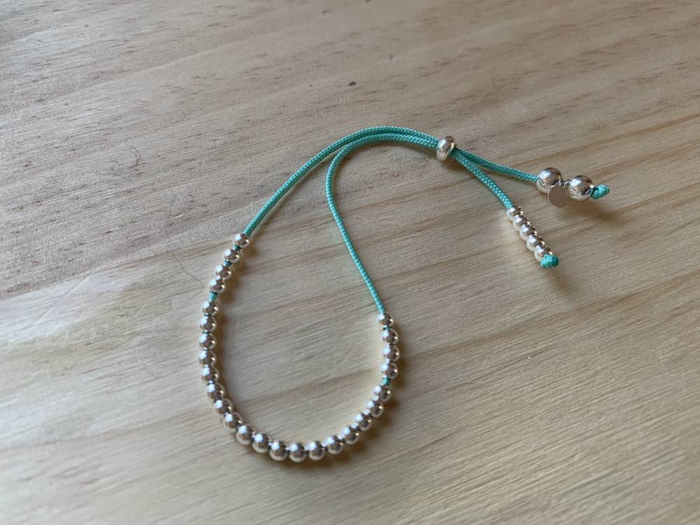 Bracelet réglable 26 p3mm avec fermoir - 20€