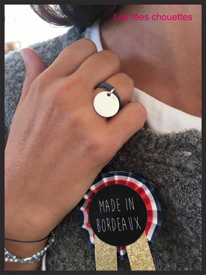 Bague médaille 1,5cm sur cordon (couleur au choix) - 16€