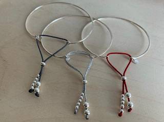 Bracelet jonc avec fermoir - 37€