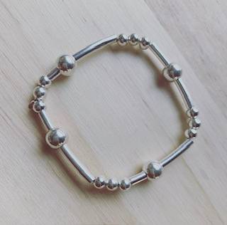 Bracelet perles 5 et 8mm & tubes épais 3cm - 55€