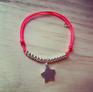 Bracelet cordon 14 perles 3mm & étoile - 23€