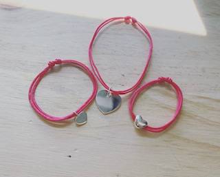 Bracelet cordon petit coeur : coeur moyen : perle coeur - 5 € 15€ 15€