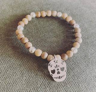 Bracelet perles bois phobé & tête de mort grand modèle - 44€