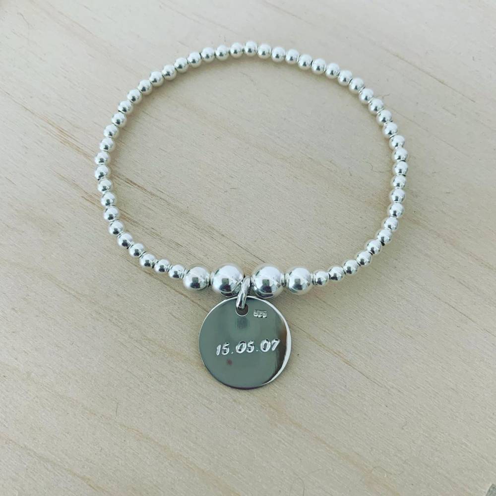 Bracelet de perles 3, 4, 5mm & médaille 1,5cm GRV - 58€