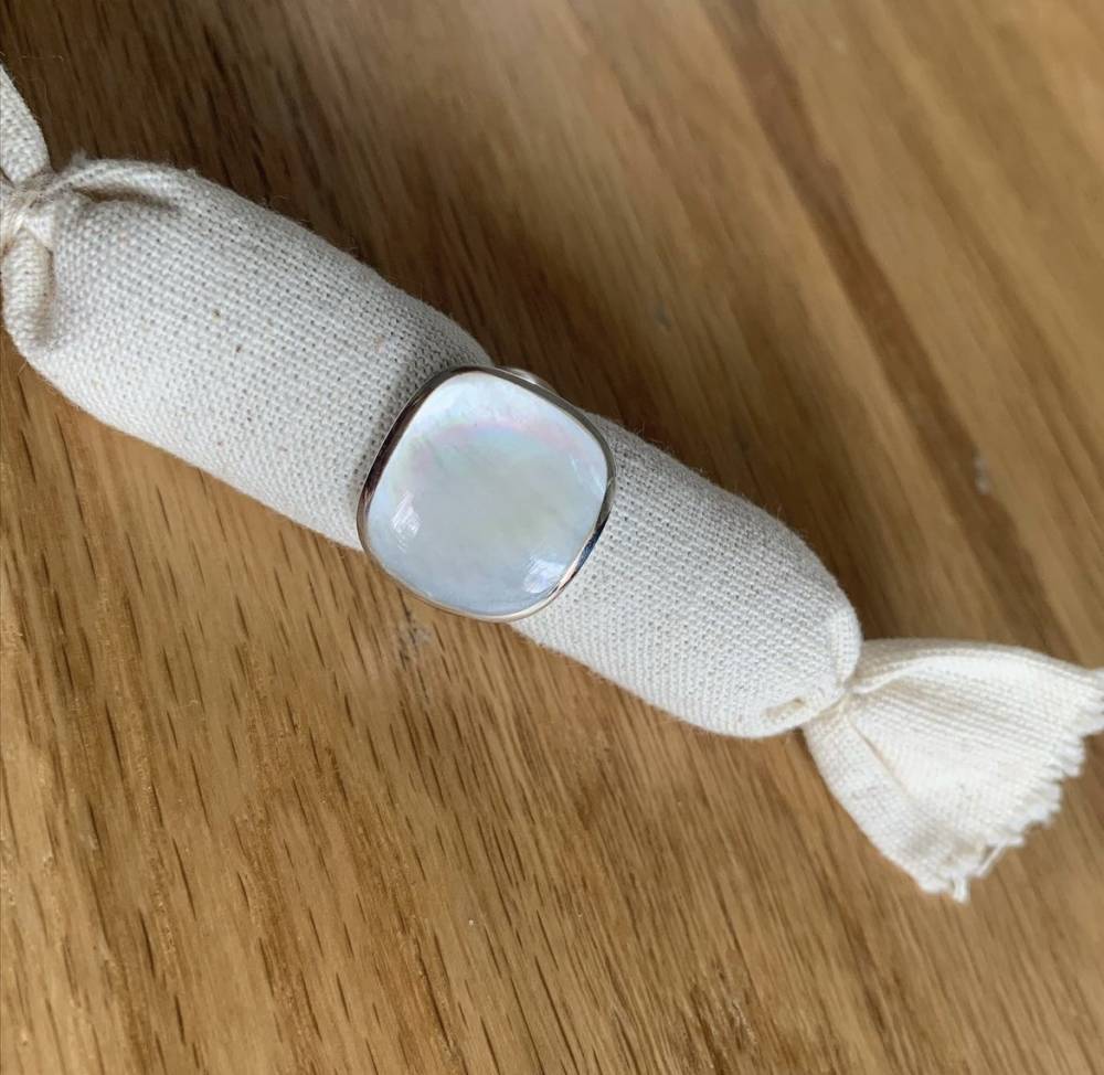 Bague de nacre - 56€